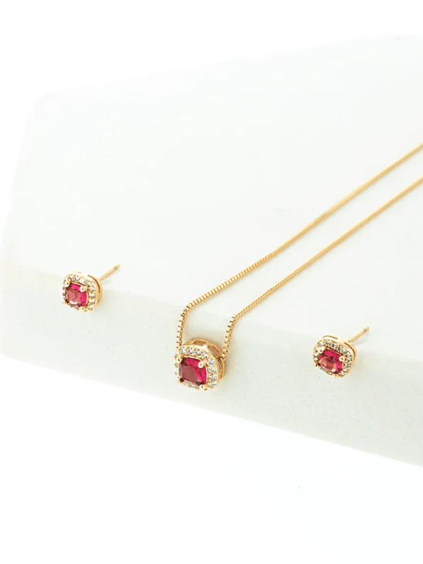 Conjunto de Colar e Brincos Arredondado com Zircônia Rosa folheado em ouro 18k