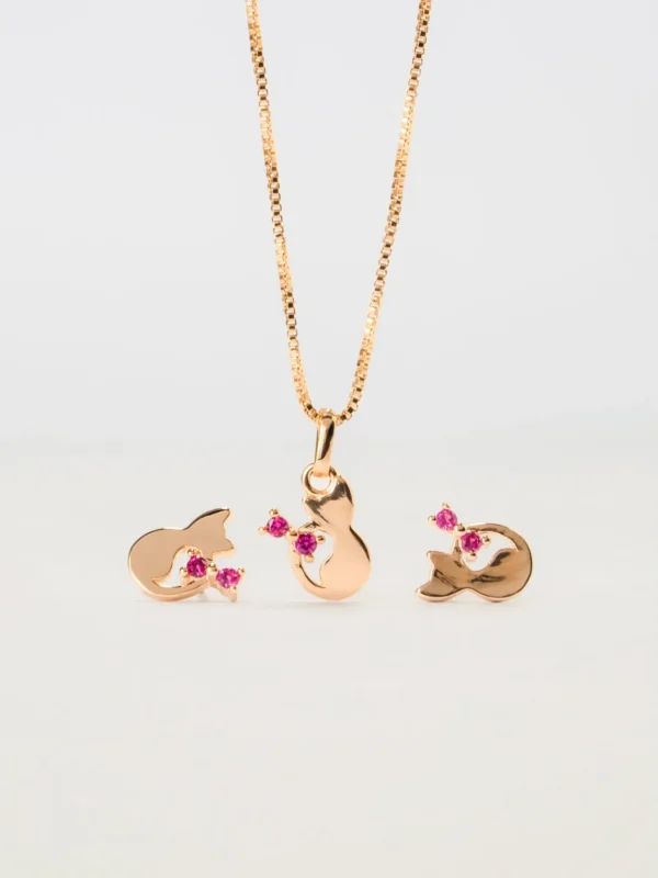 Conjunto de Colar e Brincos de Gato com Laço de Zircônia Rosa folheado em ouro 18k