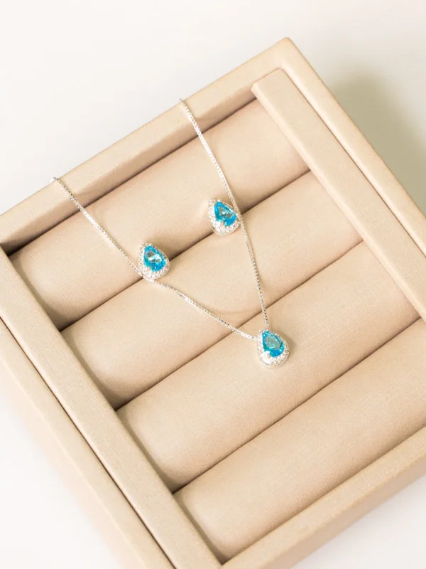 Conjunto de Colar e Brincos de Gota Cravejada com Zircônia Azul Acqua folheado em ródio branco