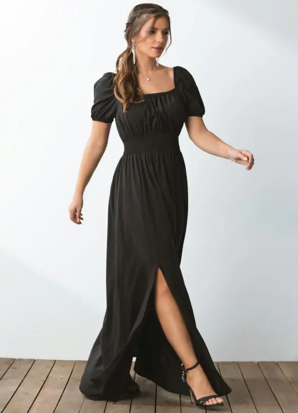 Vestido Preto Decote Quadrado e Fenda na Saia