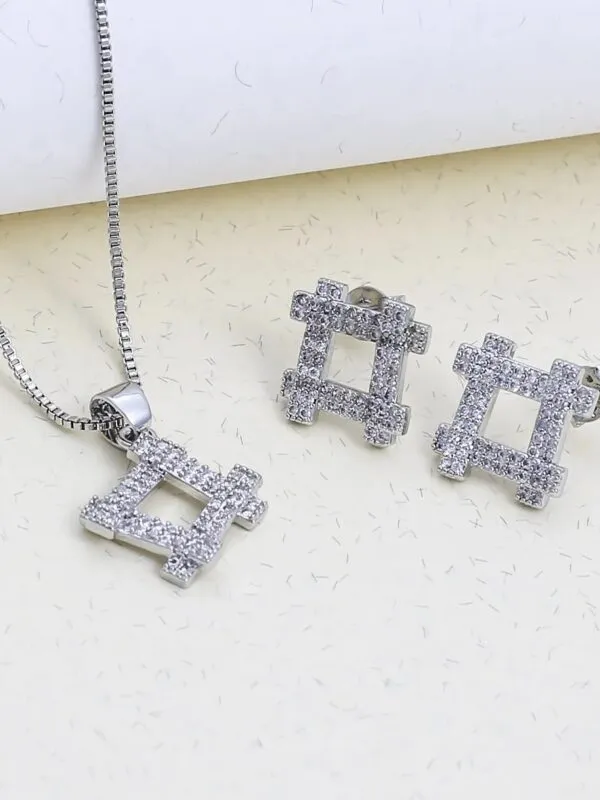 Conjunto Quadrado Cravejado Zircônias Folheado Ródio Branco